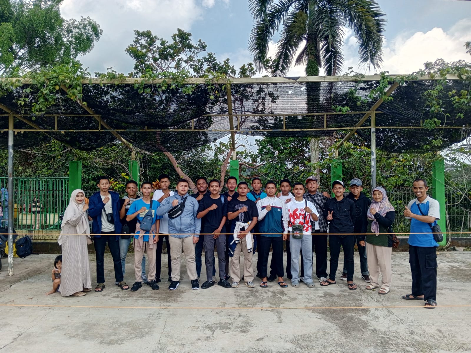 pemberangkatan-pkl-siswa-kelas-xi-agribisnis-perikanan-air-tawar-smk-negeri-1-cipaku-ke-pt-pyramide-paramount-lamongan